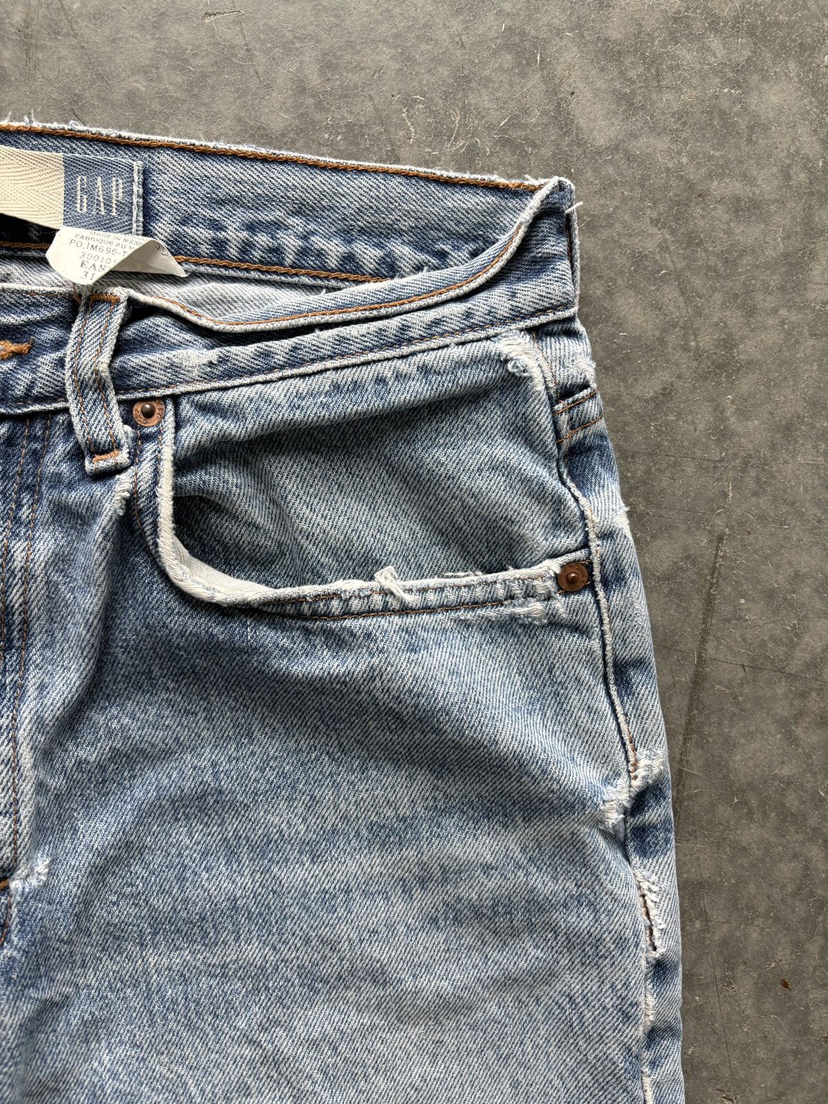 Gap Vintage Y2K Gap Easy Fit Light Wash Denim Jeans Size US 29 - 3 Thumbnail