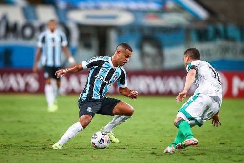 Umbro 2021/22 GREMIO FC HOME RARE SOCCER JERSEY SHIRT UMBRO SZ XL Size US XL / EU 56 / 4 - 4 Thumbnail