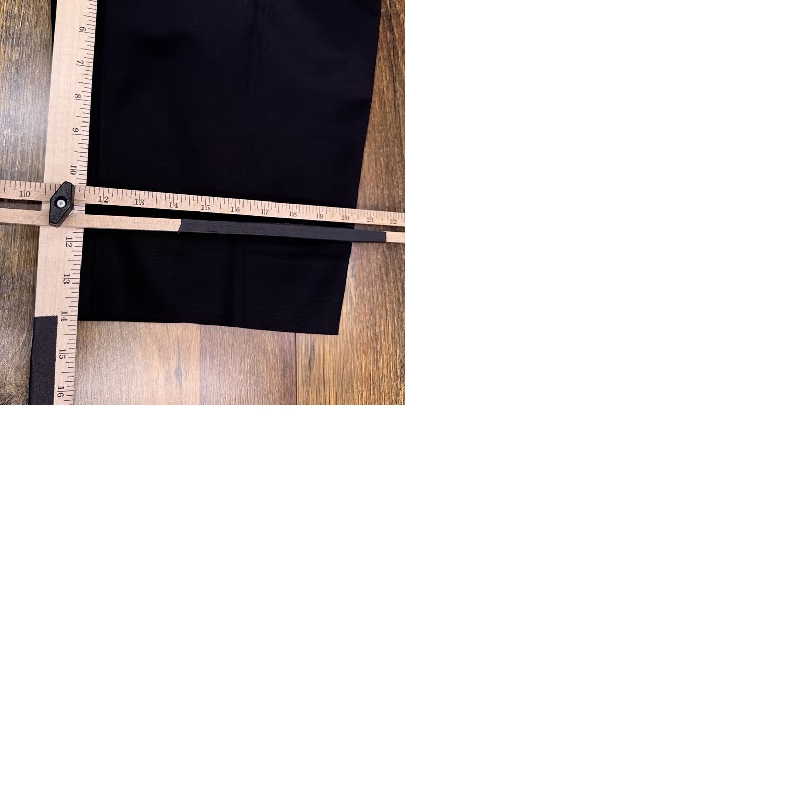 Ellen Tracy VINTAGE not applicable. Ellen Tracy Bermuda Shorts Womens 8 Black Mid Rise Stretch New Size 30" / US 8 / IT 44 - 9 Thumbnail