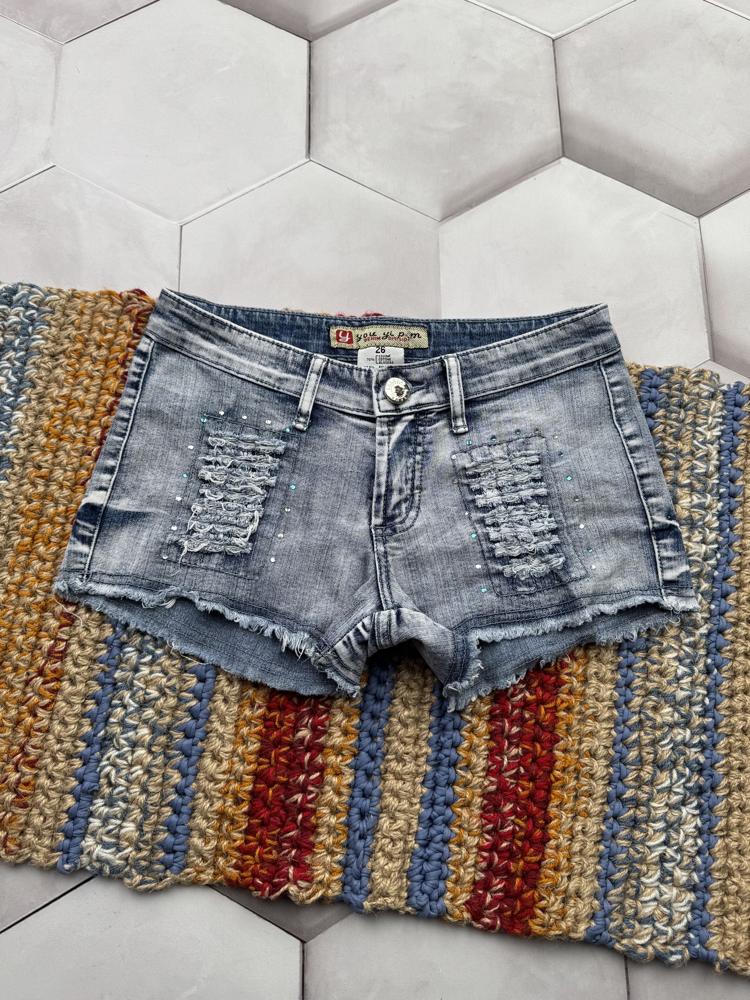 Japanese Brand Vintage Denim Mini Shorts (E4) Size 26" / US 2 / IT 38 - 1 Thumbnail