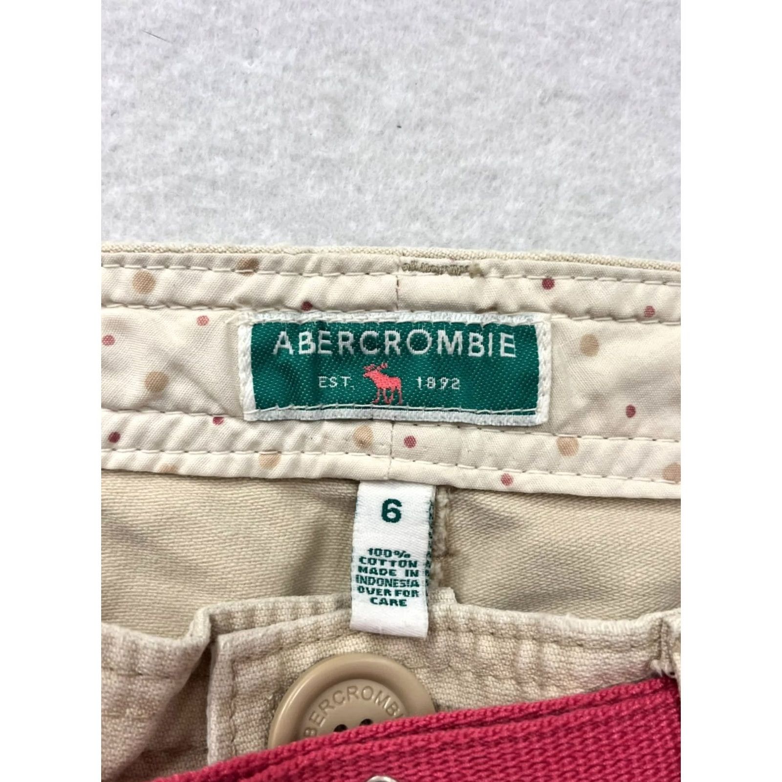 Abercrombie & Fitch VINTAGE Abercrombie & Fitch Capris Women 6 Beige Y2K Capri Women 6 Beige Capris Womens Girls Mens Size ONE SIZE - 3 Thumbnail