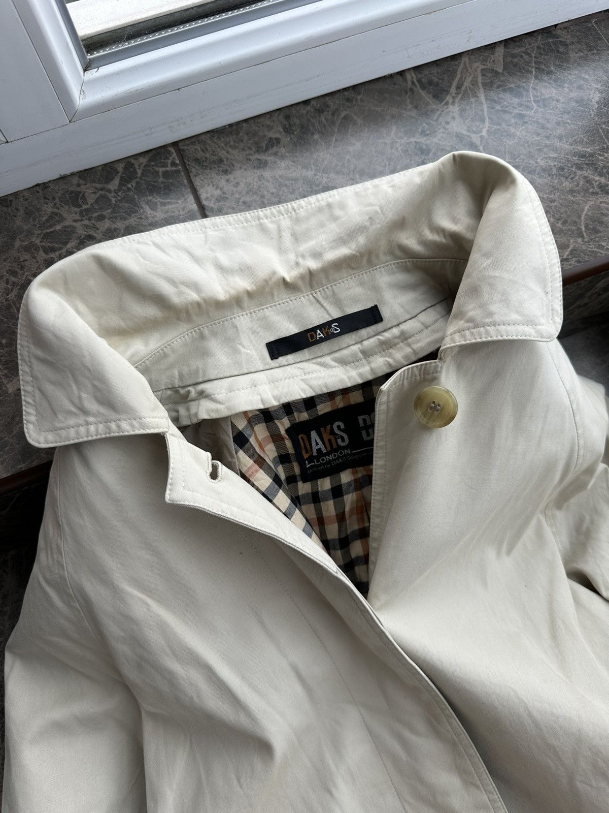 DAKS DAKS London Vintage Beige Trench Coat Japan MadeCheck Lining Size US M / EU 48-50 / 2 - 11 Thumbnail