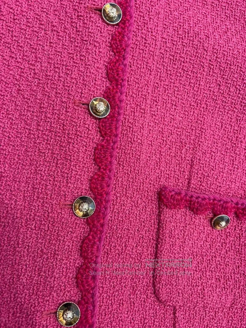 Chanel Chanel High-end handicraft workshop rose red short stand-u Size M / US 6-8 / IT 42-44 - 3 Thumbnail