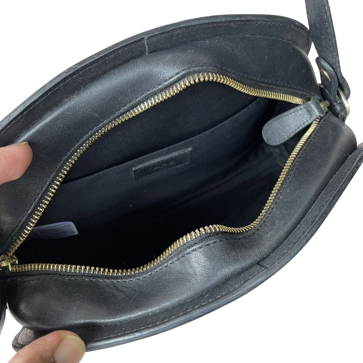 A.P.C. × Genuine Leather A.P.C Rue Madame Paris Demi-Lune Full Leather Crossbody Bag Size ONE SIZE - 9 Thumbnail