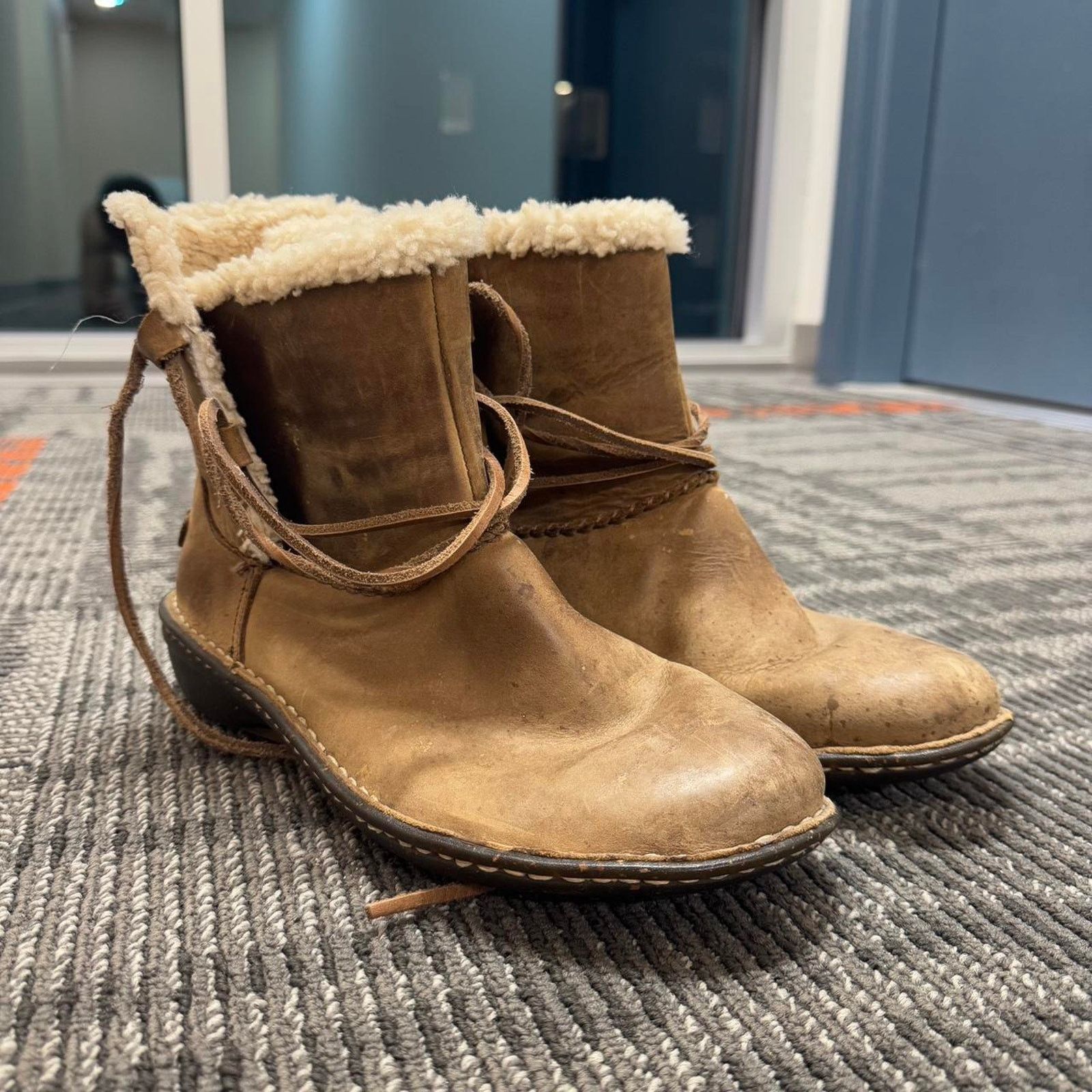 Ugg Ugg caspia boots womens Size US 8 / IT 38 - 1 Thumbnail