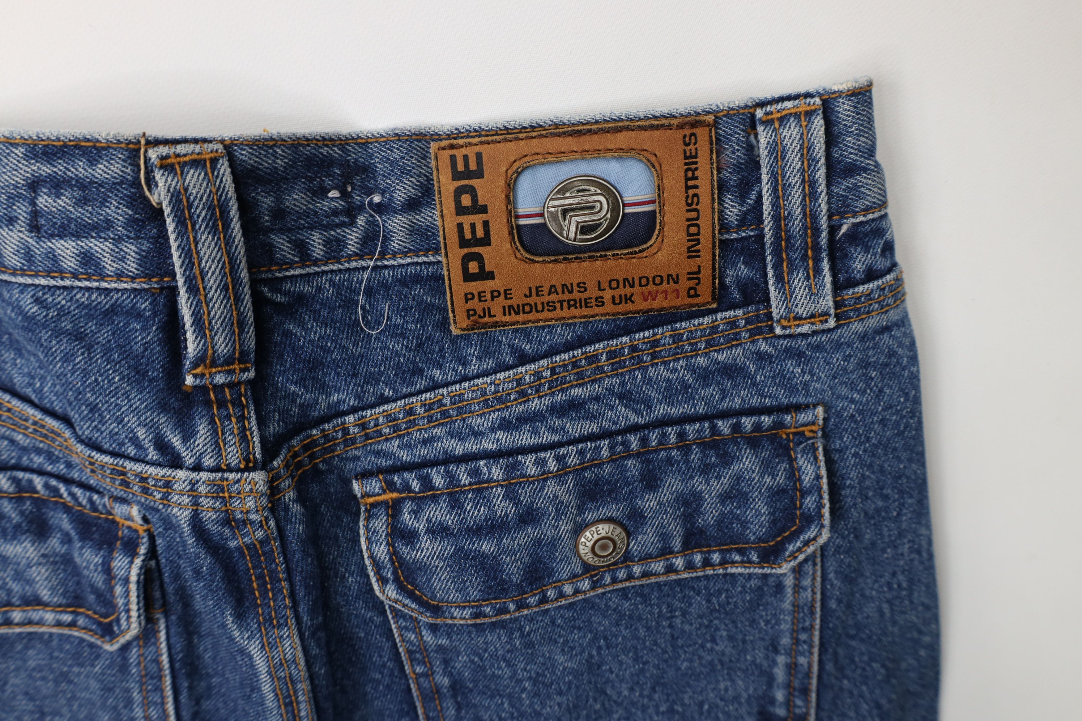 Pepe Jeans Vintage 90s Pepe Jeans Straight Leg Dungaree Denim Jeans Size US 28 / EU 44 - 15 Thumbnail