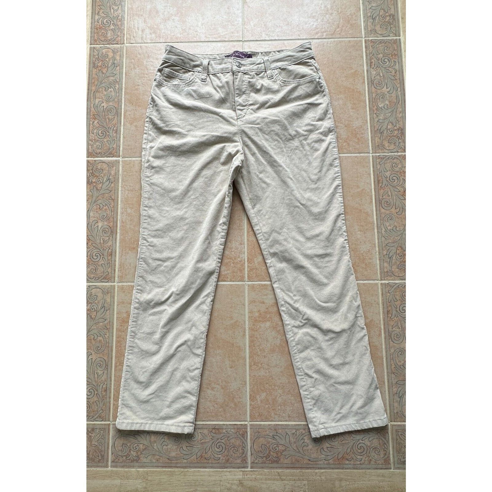 Gloria Vanderbilt Gloria Vanderbilt Amanda Corduroy Slim High Rise Pant Sz 12 Size 34" / US 12 / IT 48 - 4 Thumbnail