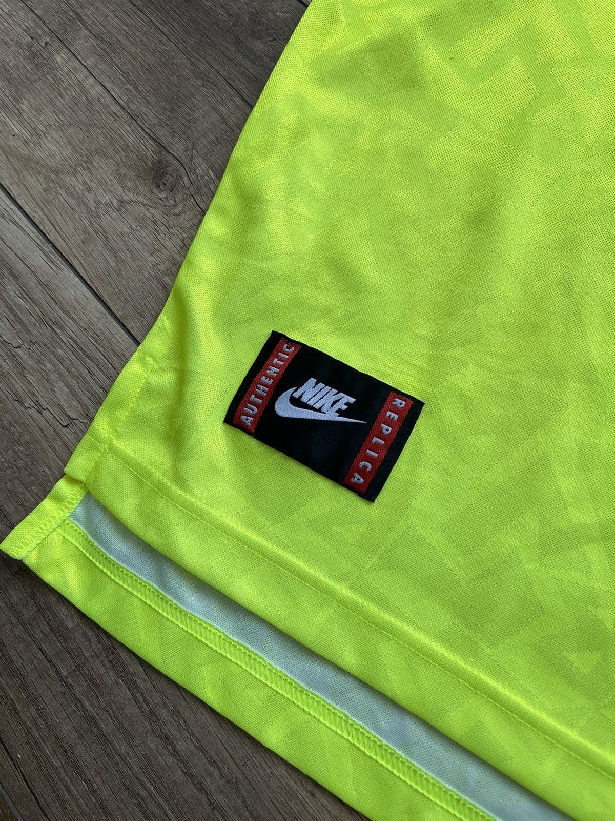 Nike 1995/1996 Nike Borussia Dortmund Vintage Soccer Jersey Tee Size US XL / EU 56 / 4 - 12 Thumbnail