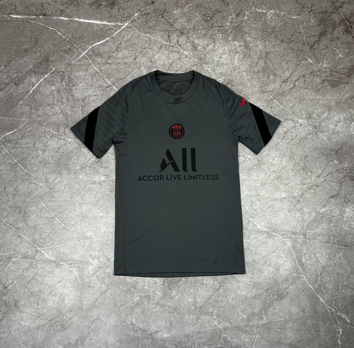 Nike Nike Paris Saint Germain 2019/20 Blokecore Home Jersey Size US S / EU 44-46 / 1 - 1 Thumbnail
