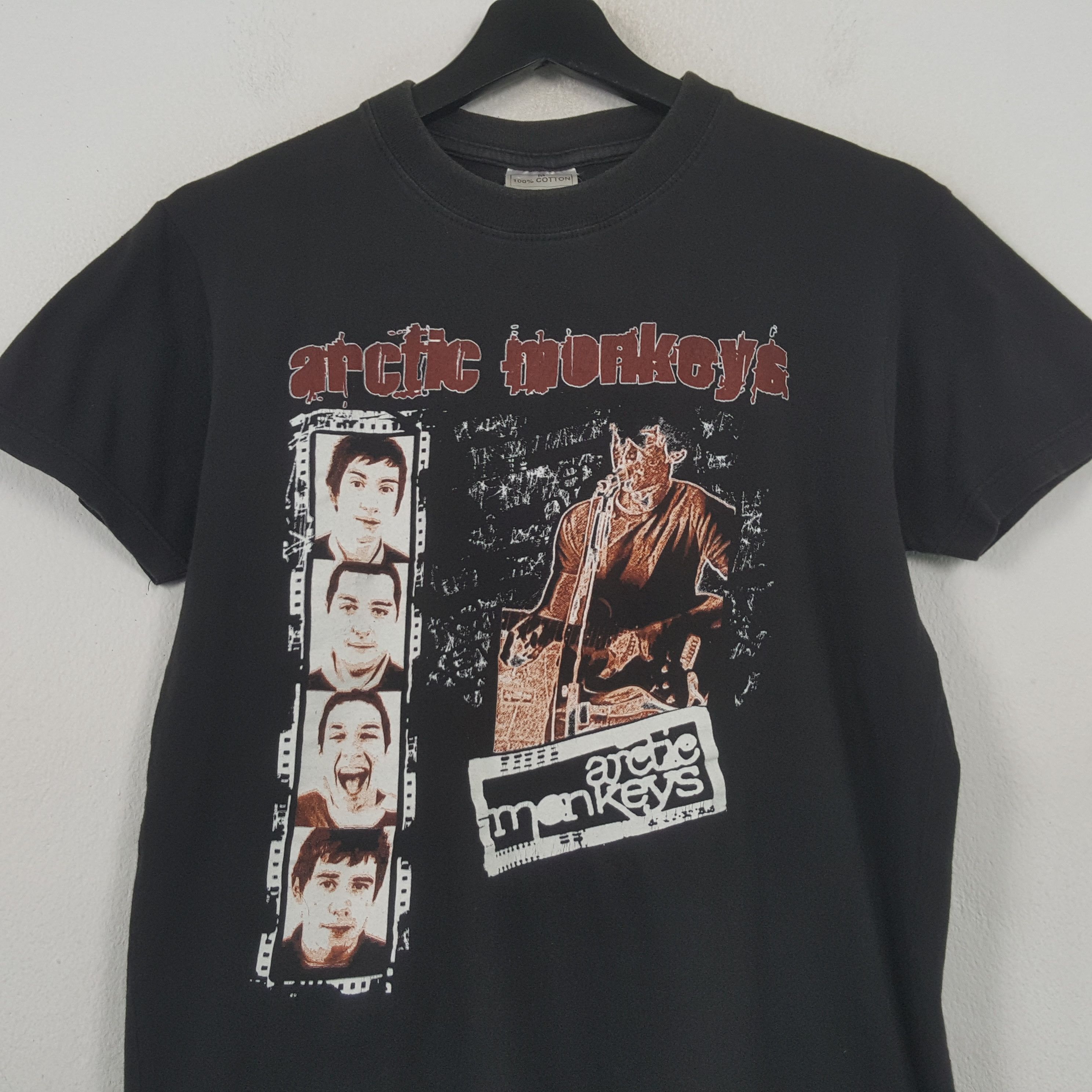 Band Tees Arctic Monkeys Rock Band Music Tshirt 32 Size US S / EU 44-46 / 1 - 2 Thumbnail