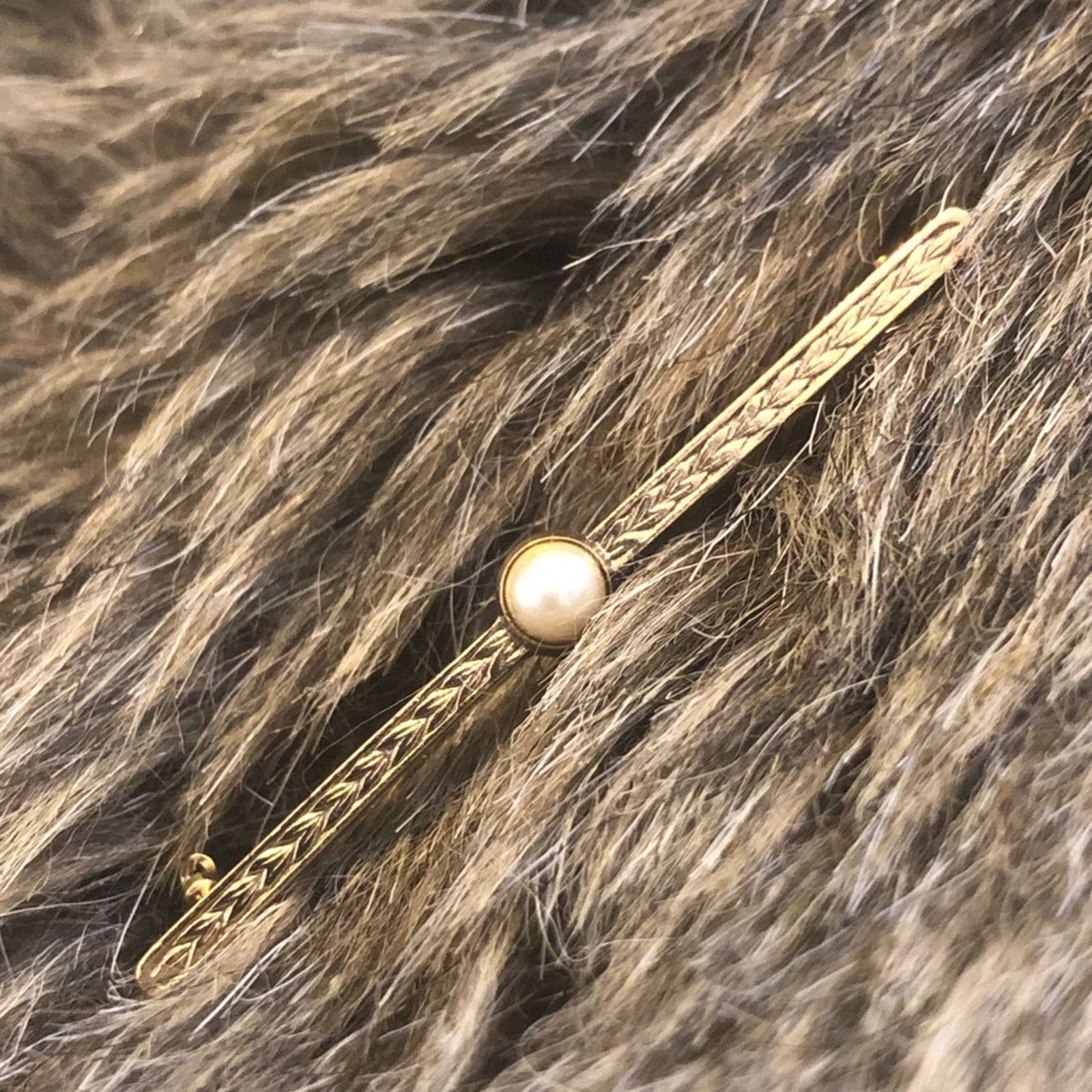 Vintage Vintage gold plated faux pearl collar pin brooch Size ONE SIZE - 1 Thumbnail