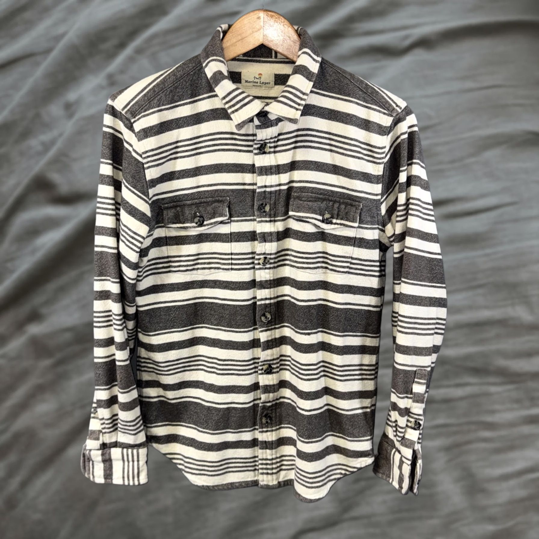 Marine Layer VINTAGE? No. Marine Layer Shirt Mens Medium Gray White Striped Button Up Long Sleeve Cotton Size US M / EU 48-50 / 2 - 1 Thumbnail