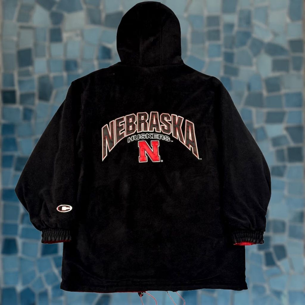 Vintage VINTAGE Huskers Jacket Mens Large Nebraska Water Repellant Lined Fleece Heavyweight Coat Colosseum Athletics Ski Jacket Black 90s University Mens Size US L / EU 52-54 / 3 - 1 Thumbnail