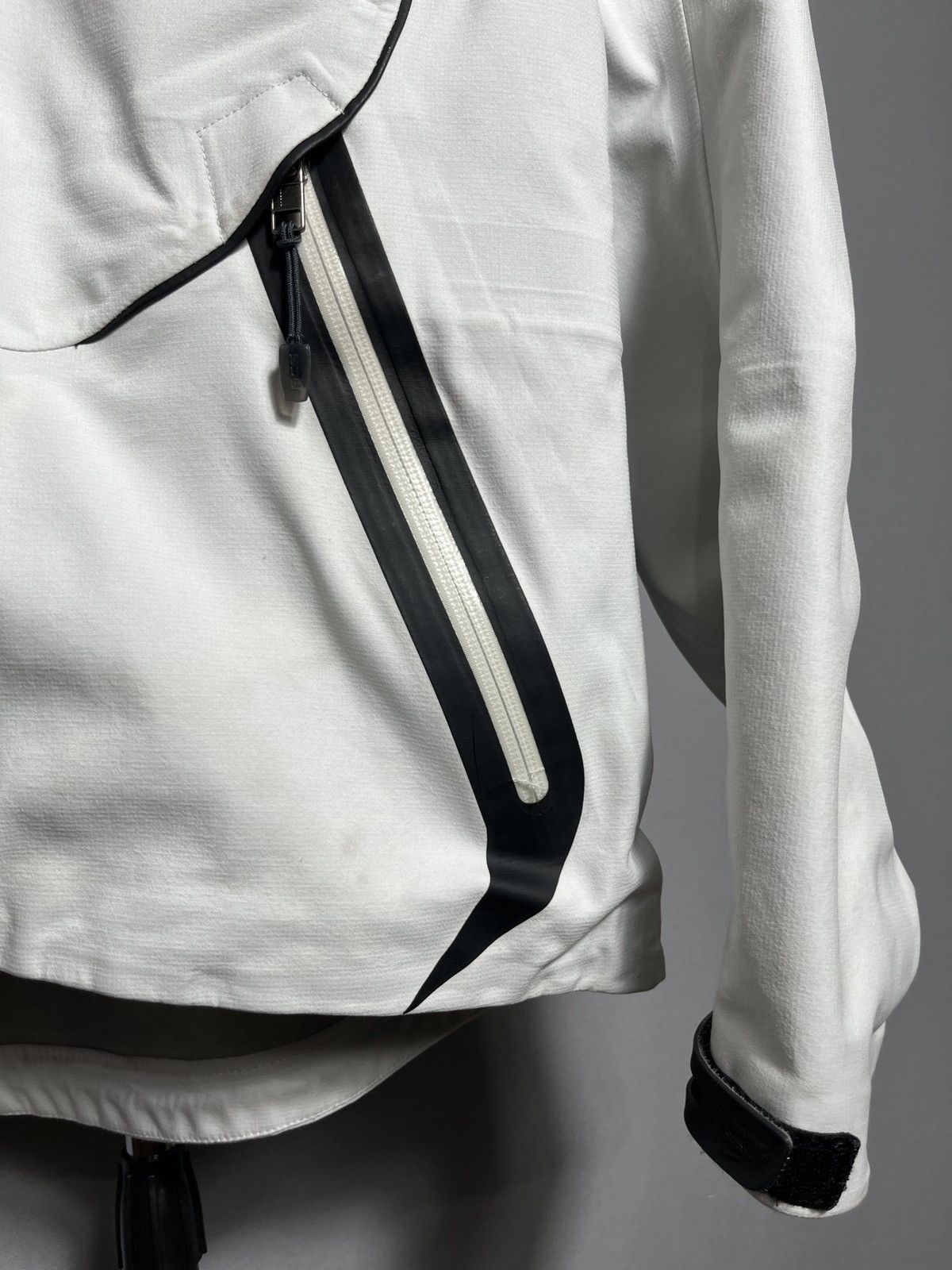 Vintage 00s NIKE ACG Women's RECCO Ski Jacket Gore-Tex White Size L / US 10 / IT 46 - 4 Thumbnail