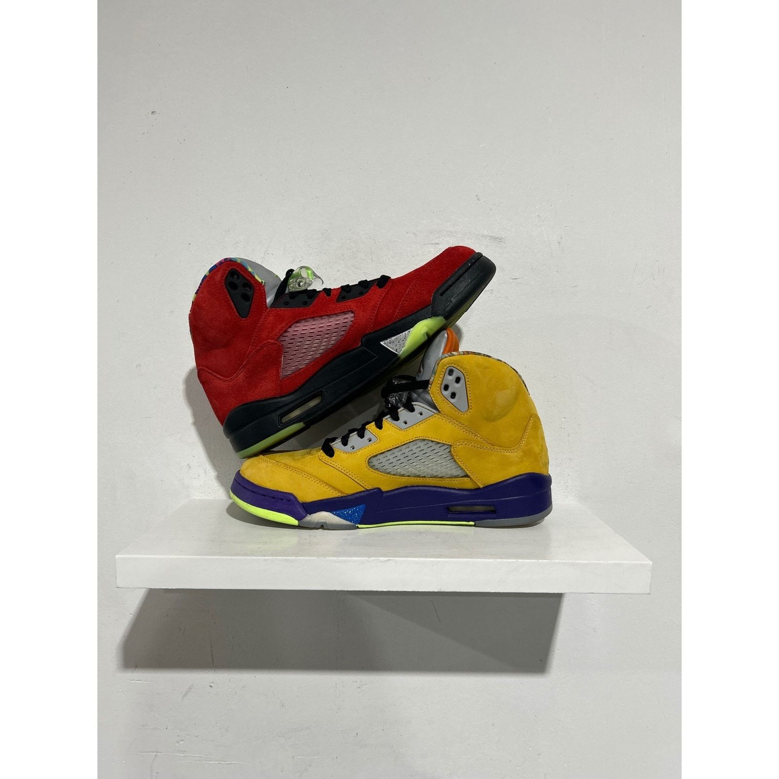 Nike JORDAN 5 RETRO 'WHAT THE' SIZE 9.5 PREOWNED Size US 9.5 / EU 42-43 - 1 Thumbnail