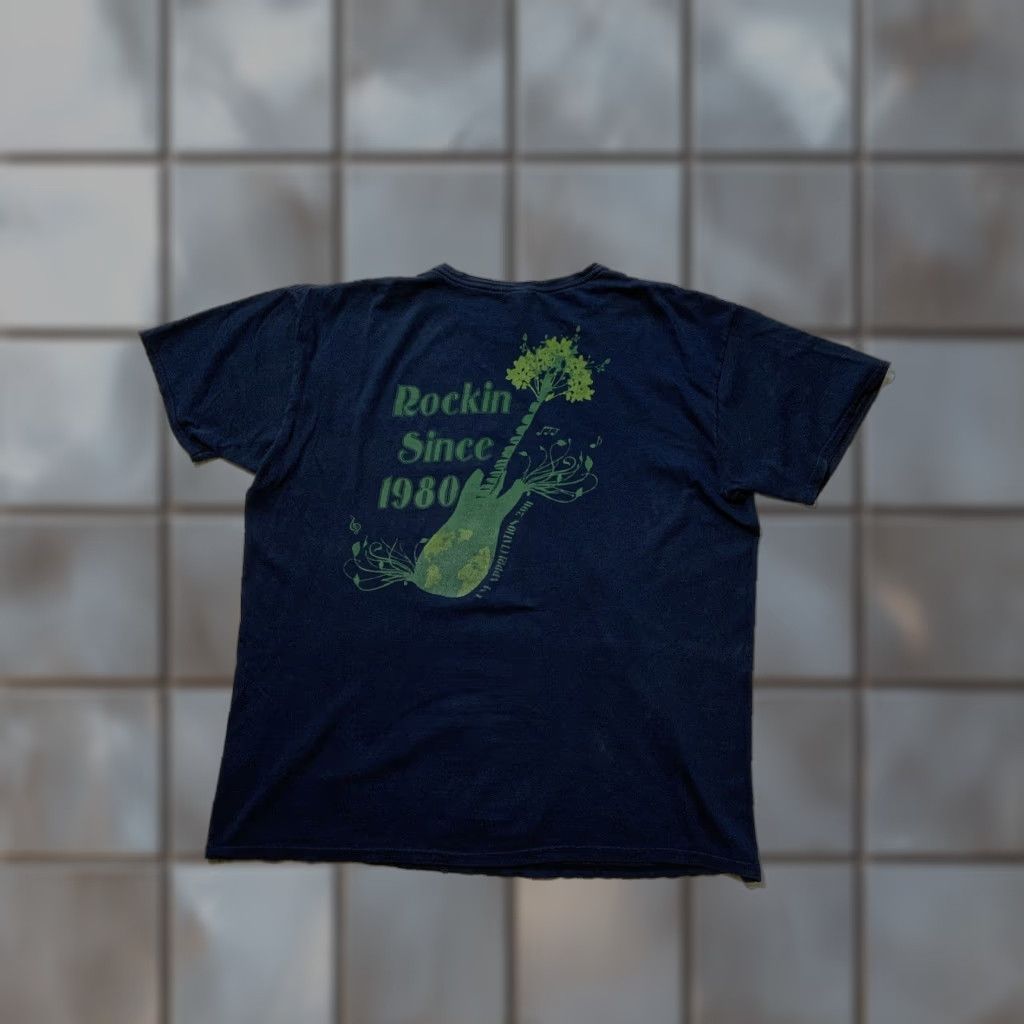 Gildan VINTAGE WholeFoods Market Rockin Since 1980 Guitar Tree Graphic T-Shirt XL Mens Navy Blue Size US XL / EU 56 / 4 - 1 Thumbnail