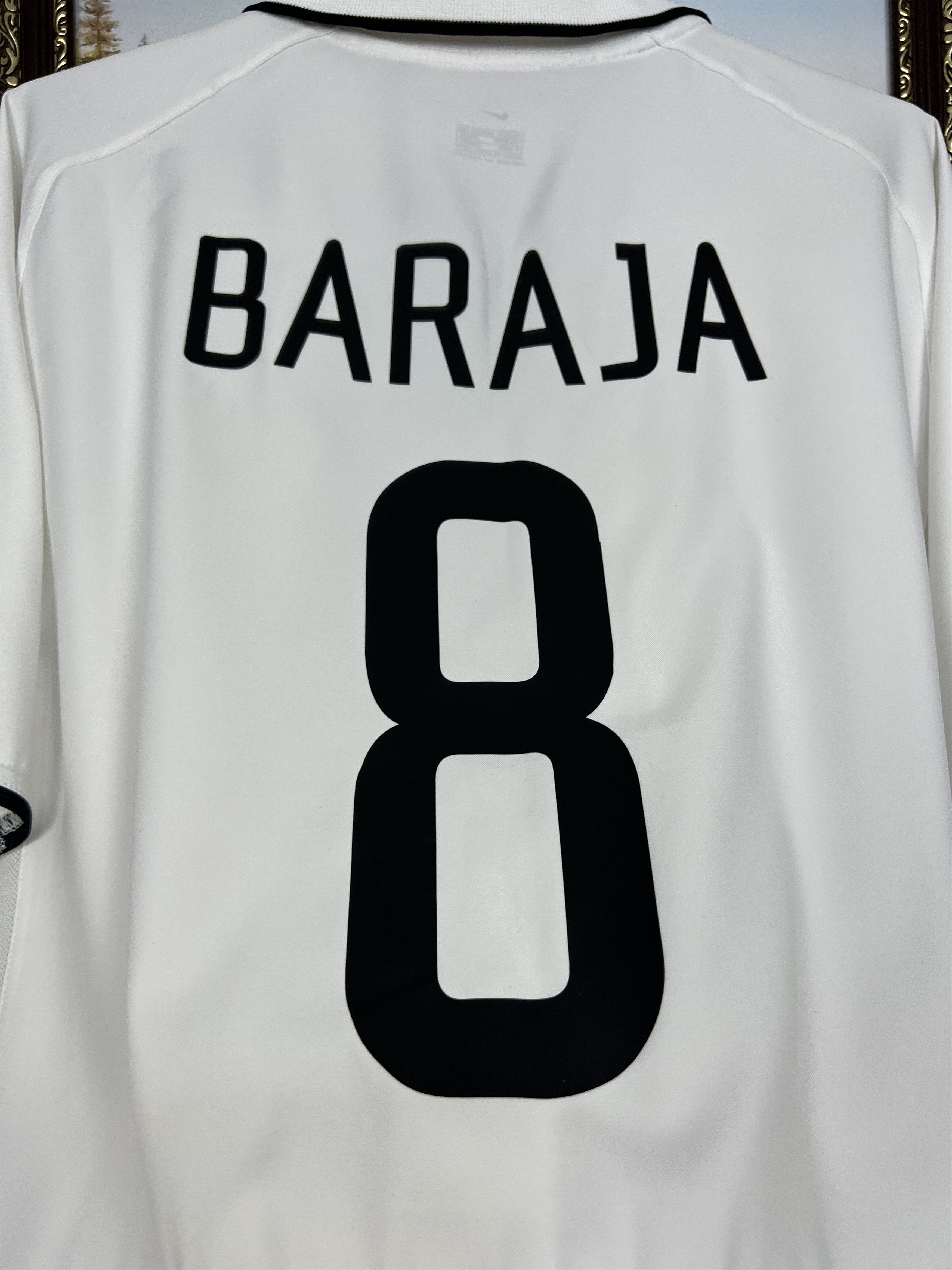 Nike Valencia Home football shirt 2002 Soccer #8 Baraja Nike Size US M / EU 48-50 / 2 - 11 Thumbnail