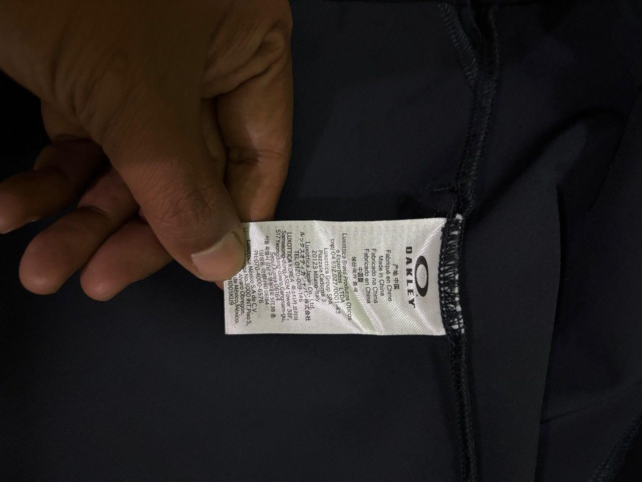 Oakley VTG Oakley Light Jacket Design The World Is Always Involving Size US L / EU 52-54 / 3 - 20 Thumbnail