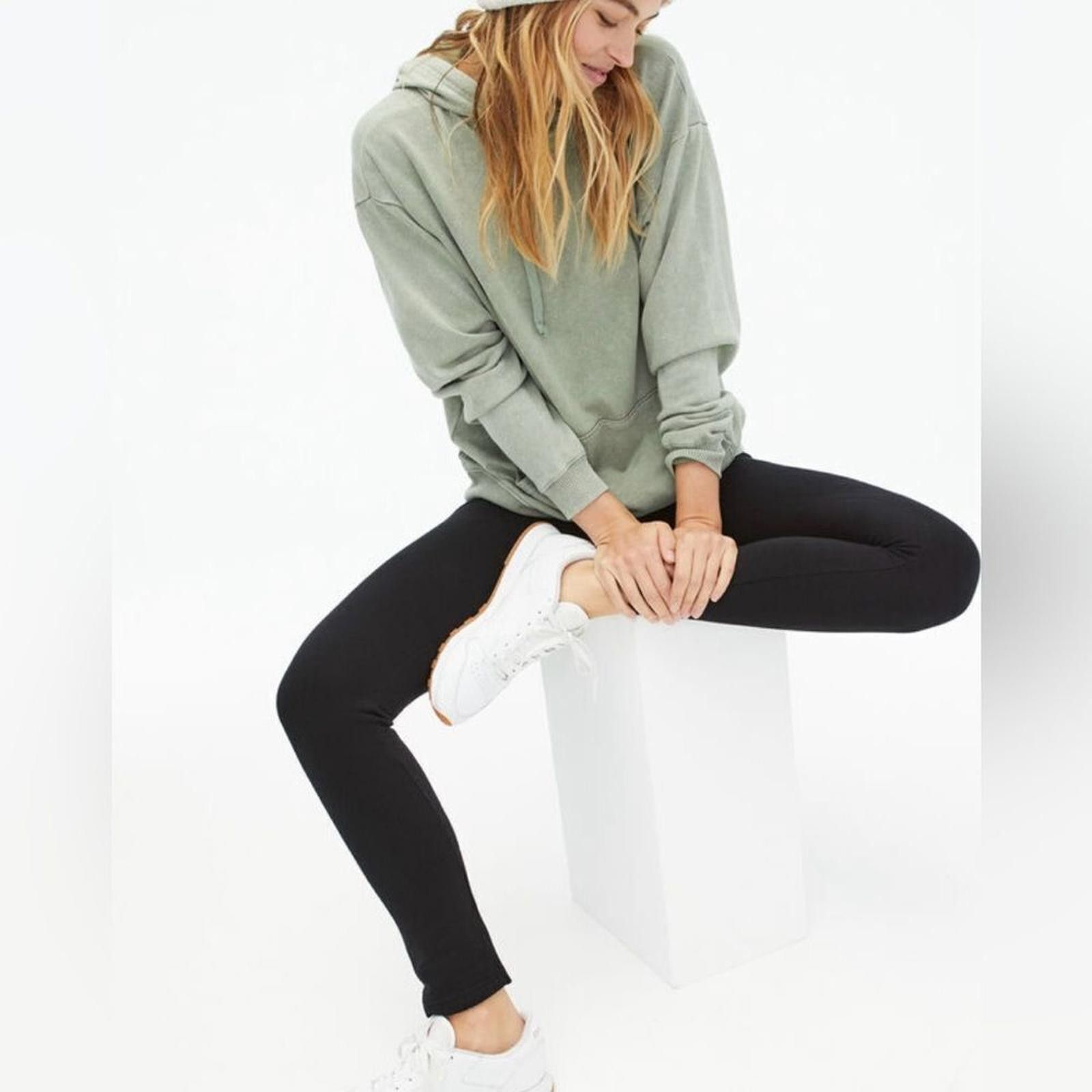 Aeropostale NWOT. Aeropostale. High-Rise Perfect Leggings. Size Medium. Size 32" / US 10 / IT 46 - 2 Thumbnail