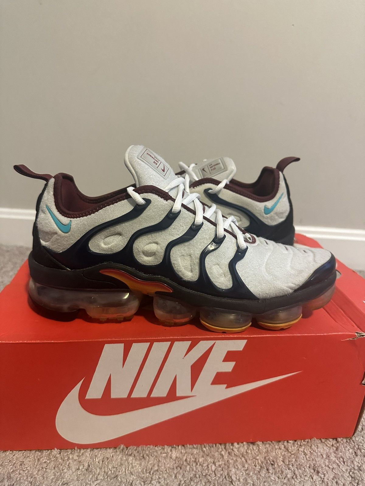 Nike Nike vapormax plus Size US 9 / EU 42 - 3 Thumbnail