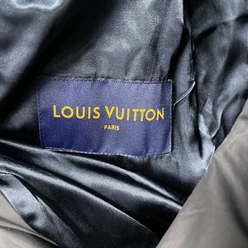 Louis Vuitton Louis Vuitton Dark blue bread tag down jacket 2502-Nextarr Size US M / EU 48-50 / 2 - 3 Thumbnail