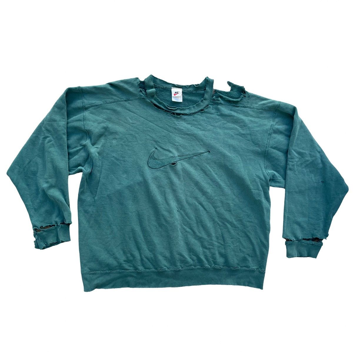 Nike Vintage Nike Big Logo Thrashed Faded Crewneck Size Medium Size US M / EU 48-50 / 2 - 1 Thumbnail