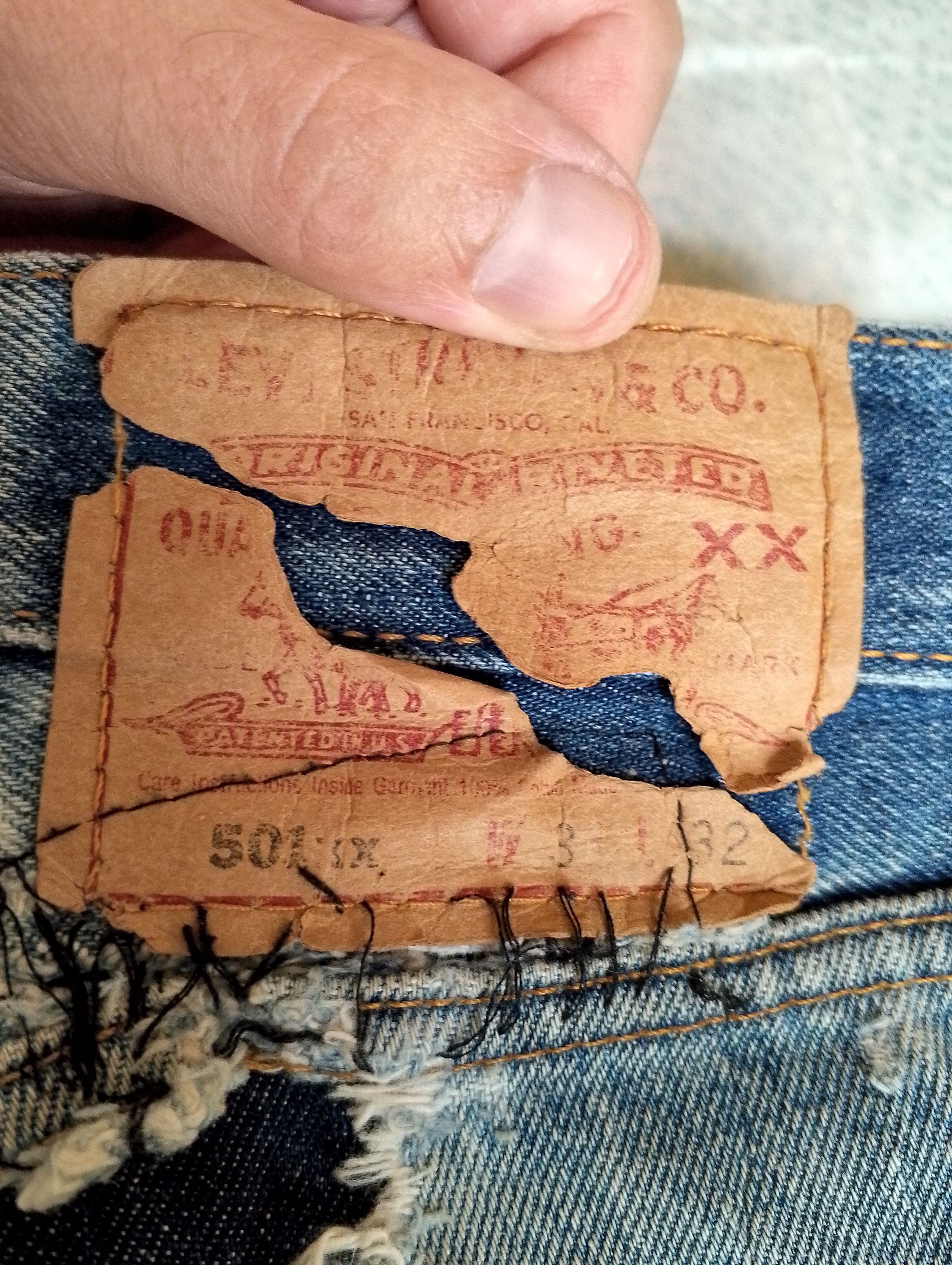 Levi's Vintage Clothing Vintage Thrashed Distressed Levi’s 501 Jeans Size US 31 - 12 Thumbnail