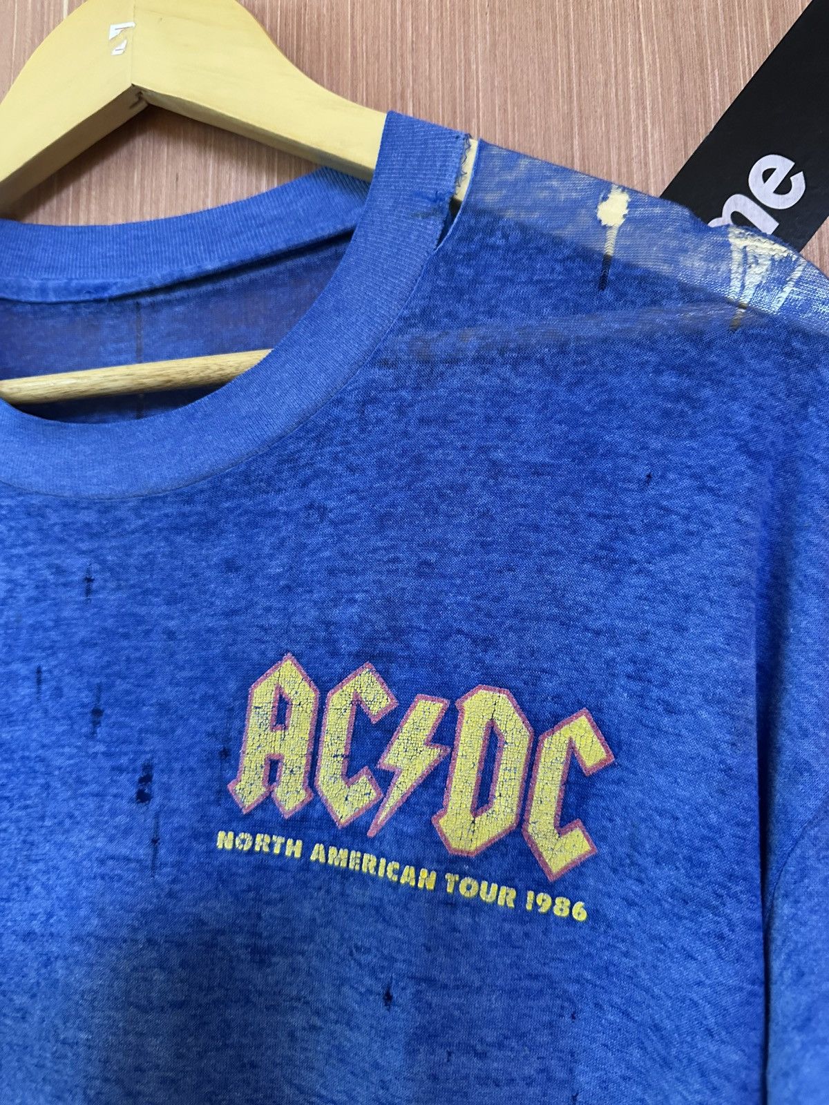 Band Tees Veryrare Vintage 80's ACDC Rock Band US Tour Tees Size US M / EU 48-50 / 2 - 7 Thumbnail