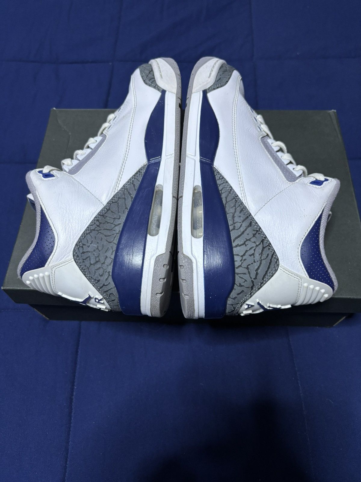 Jordan Brand Jordan 3 Retro Midnight Navy 2023 Size 9 Size US 9 / EU 42 - 2 Thumbnail