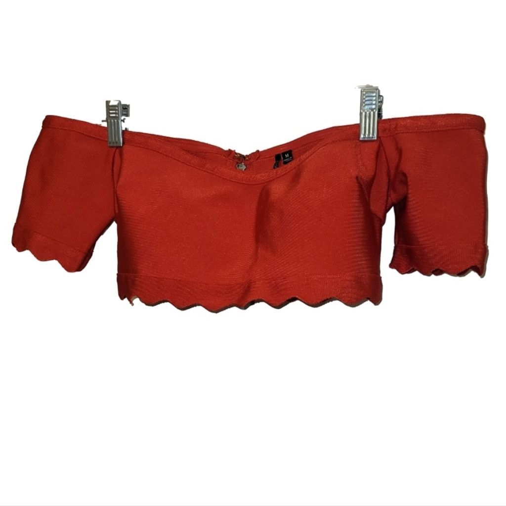 Fashion Nova EUC Fashion Nova Off Shoulder Crop Top Size M / US 6-8 / IT 42-44 - 2 Thumbnail
