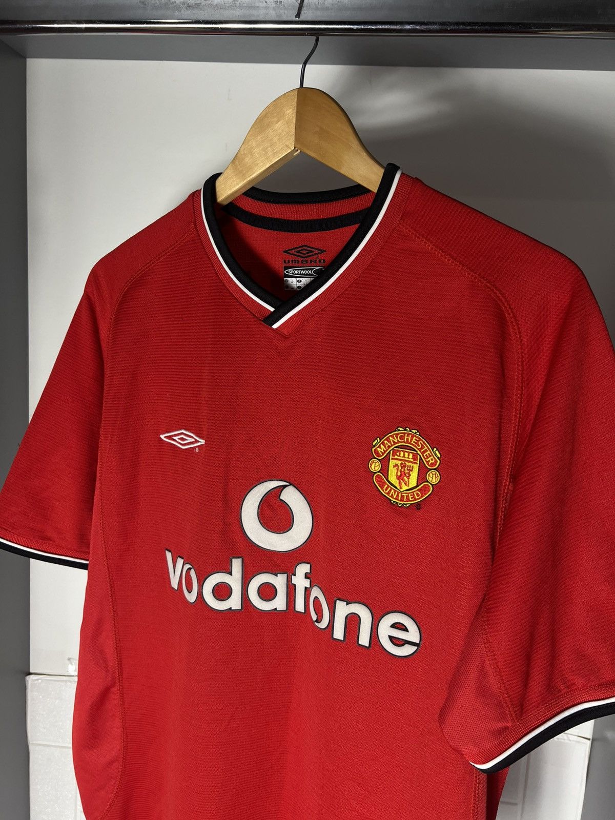 Umbro VINTAGE UMBRO FC MANCHESTER UNITED ENGLAND SOCCER JERSEY 90s Size US L / EU 52-54 / 3 - 9 Thumbnail