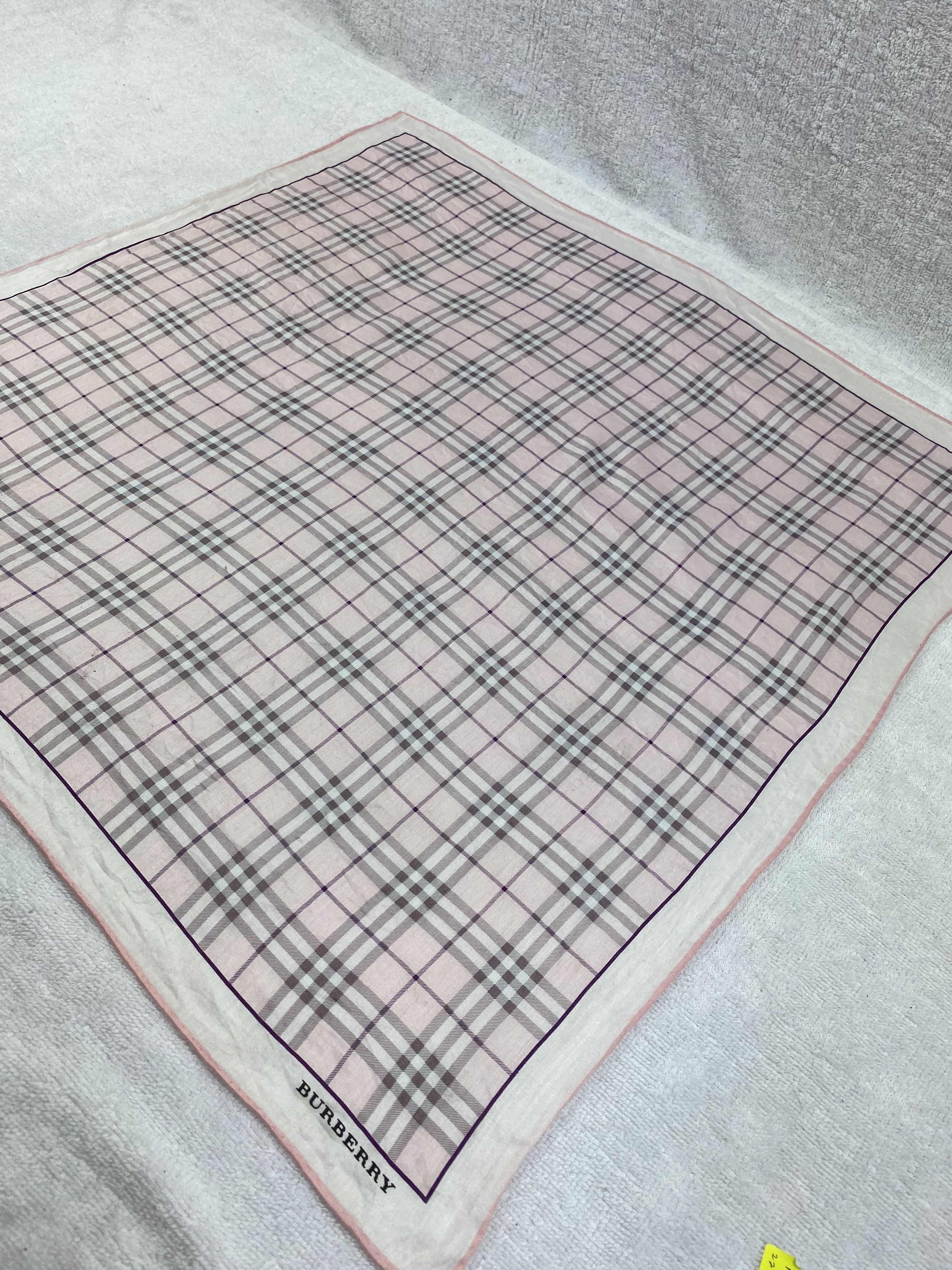 Burberry Burberry Handkerchief / Bandana / Neckerchief Size ONE SIZE - 3 Thumbnail
