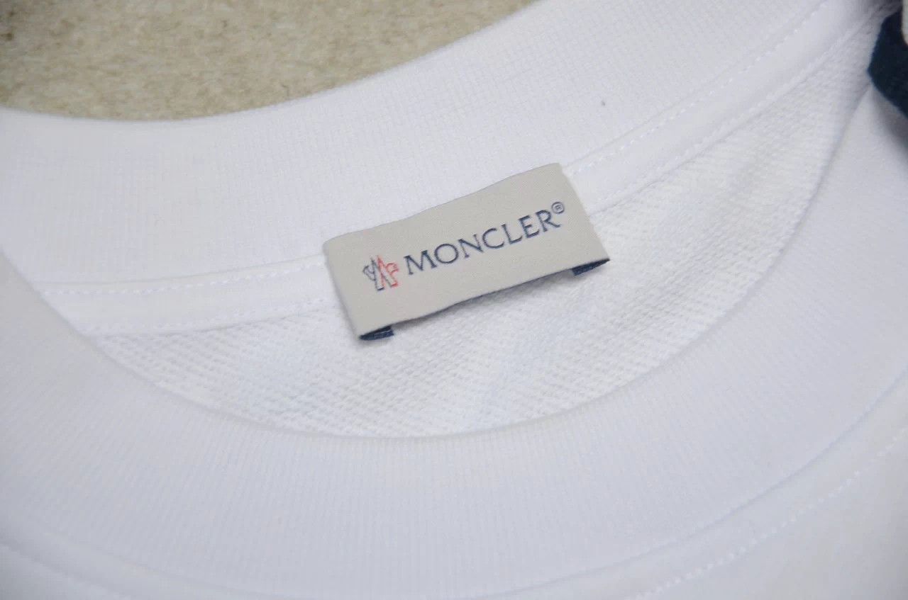 Moncler Moncler White Abstract Print Black Badge Sweatshirt Size US S / EU 44-46 / 1 - 8 Thumbnail
