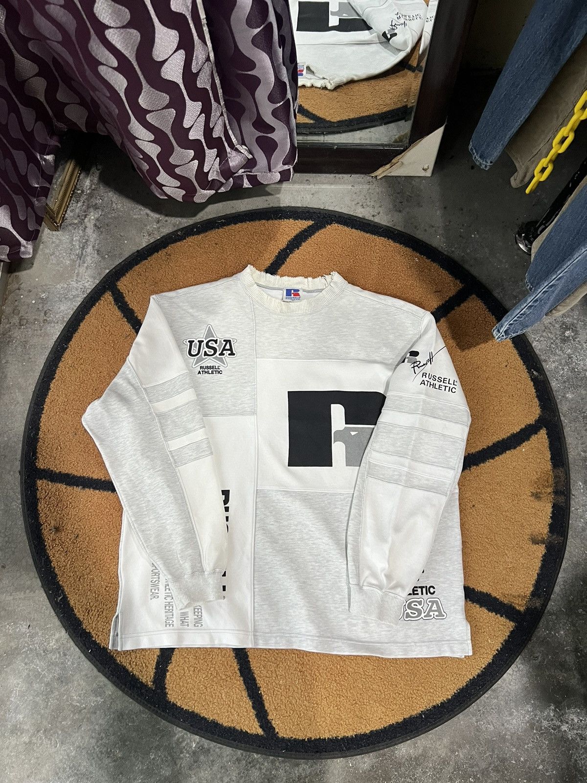 Russell Athletic 🔥Vintage Distressed Russell Athletic Crewneck Sweatshirt Size US M / EU 48-50 / 2 - 1 Thumbnail