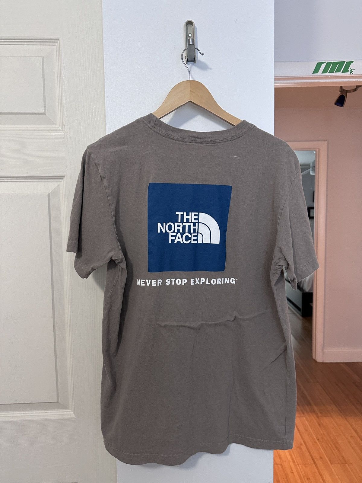 The North Face North face tee with blue back box logo Size US L / EU 52-54 / 3 - 3 Thumbnail