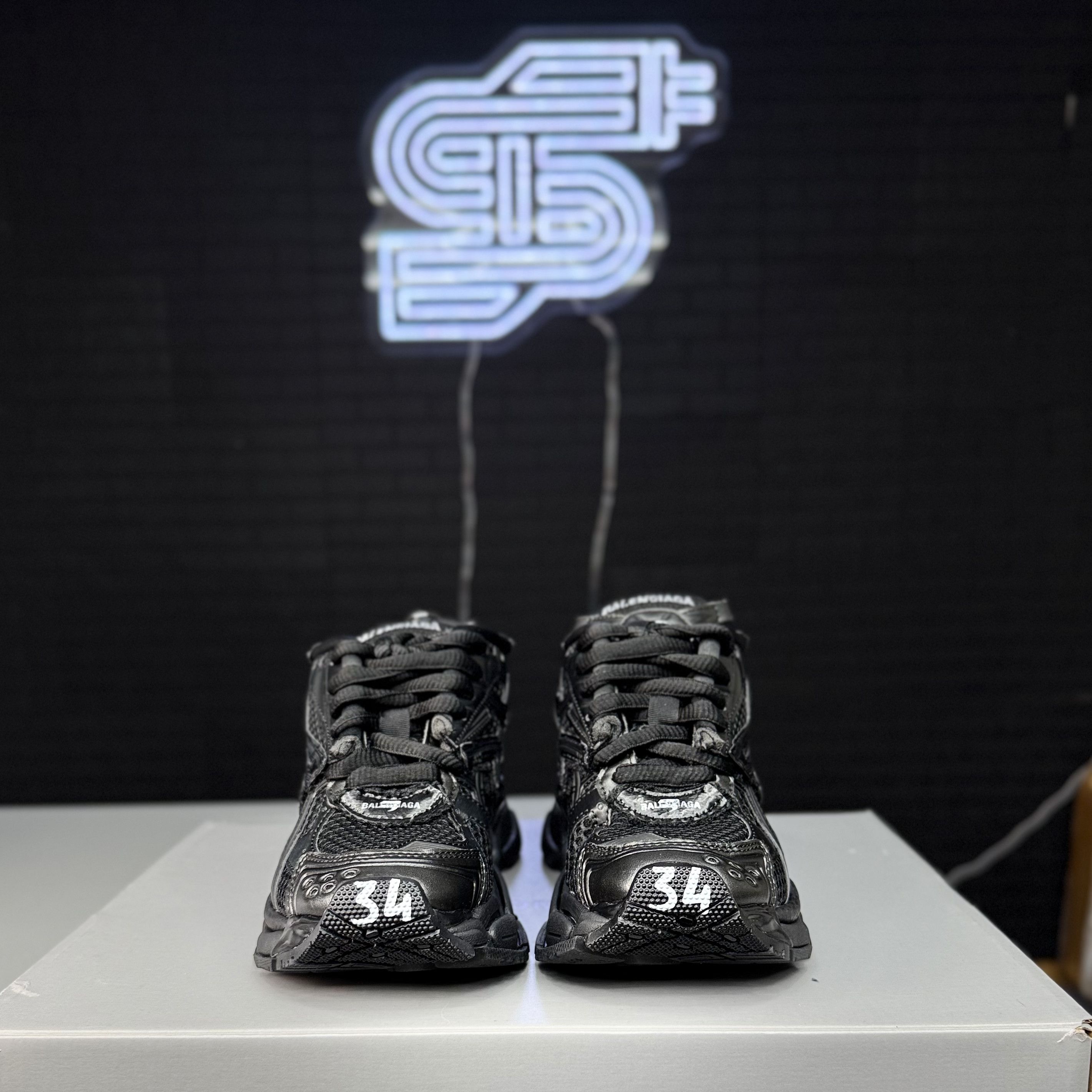 Balenciaga Balenciaga Runner Black/Black Size US 4 / IT 34 - 6 Thumbnail