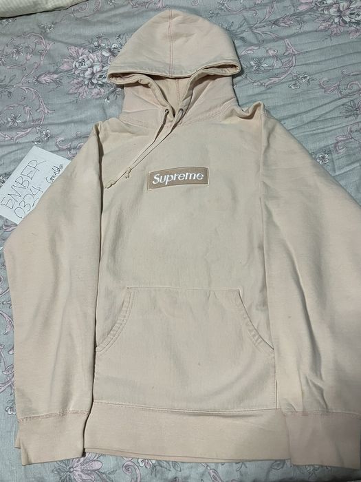 Supreme peach box sales logo