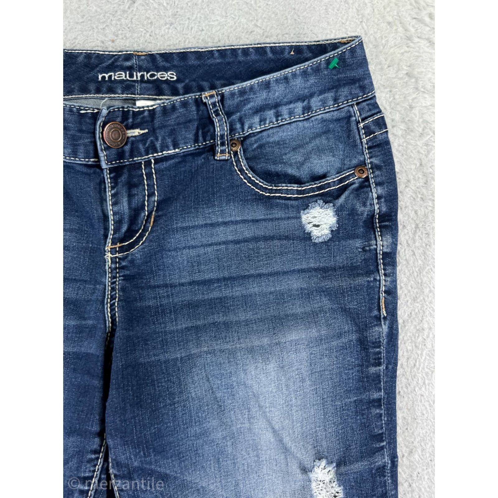 Vintage Maurices Womens Jeans Capri 9 Blue Denim Distressed Embellished Low Rise 5-Pocket Regular Size 30" / US 8 / IT 44 - 7 Thumbnail