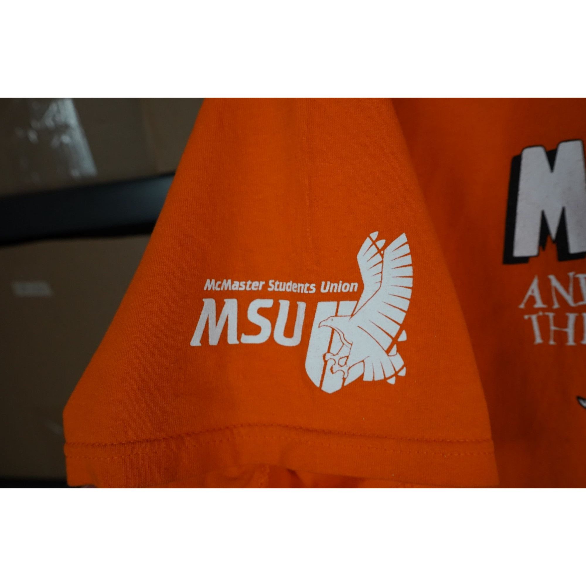 Other McMaster University Orange Tshirt Men's L #313 Size US L / EU 52-54 / 3 - 7 Thumbnail