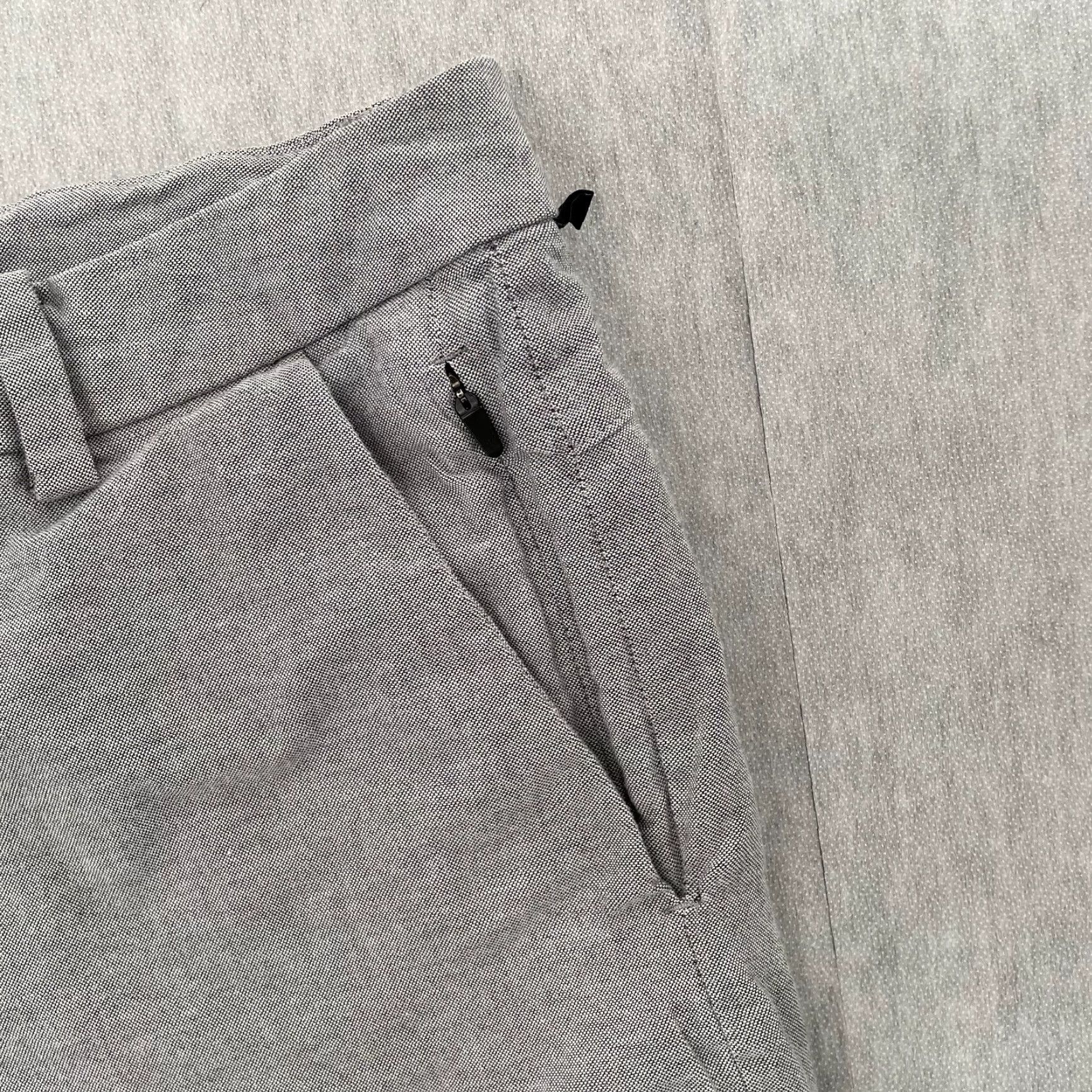 Lululemon Lululemon Shorts Classic Pockets Logo Mens 34 Gray Chino Commission Adult Free (No Free) Measurements Inseam 8.5 Modern Vintage N/A? Size US 34 / EU 50 - 3 Thumbnail