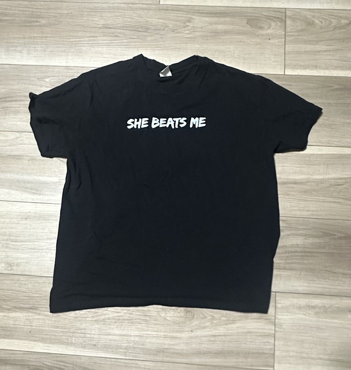 Other “She beats me” tee shirt Size US XL / EU 56 / 4 - 2 Thumbnail