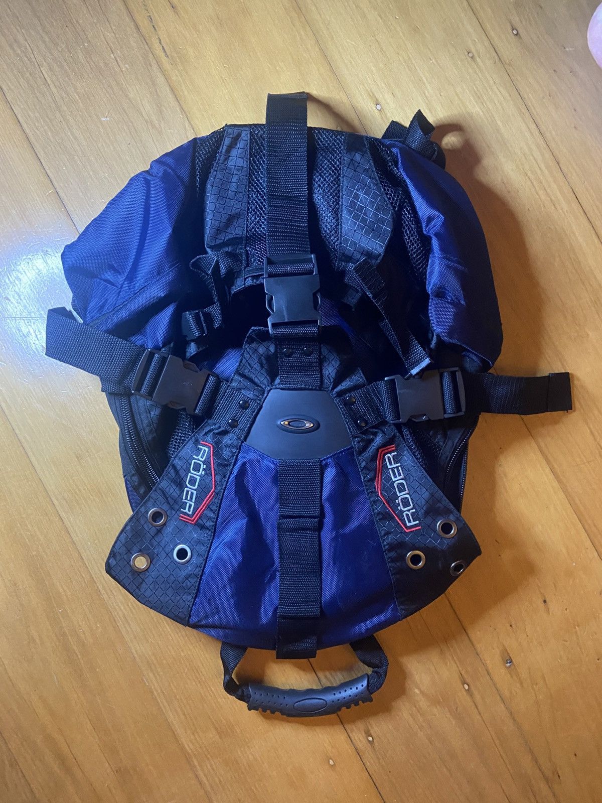 RARE” OAKLEY ICON RC BACKPACK BLUE AND BLACK
