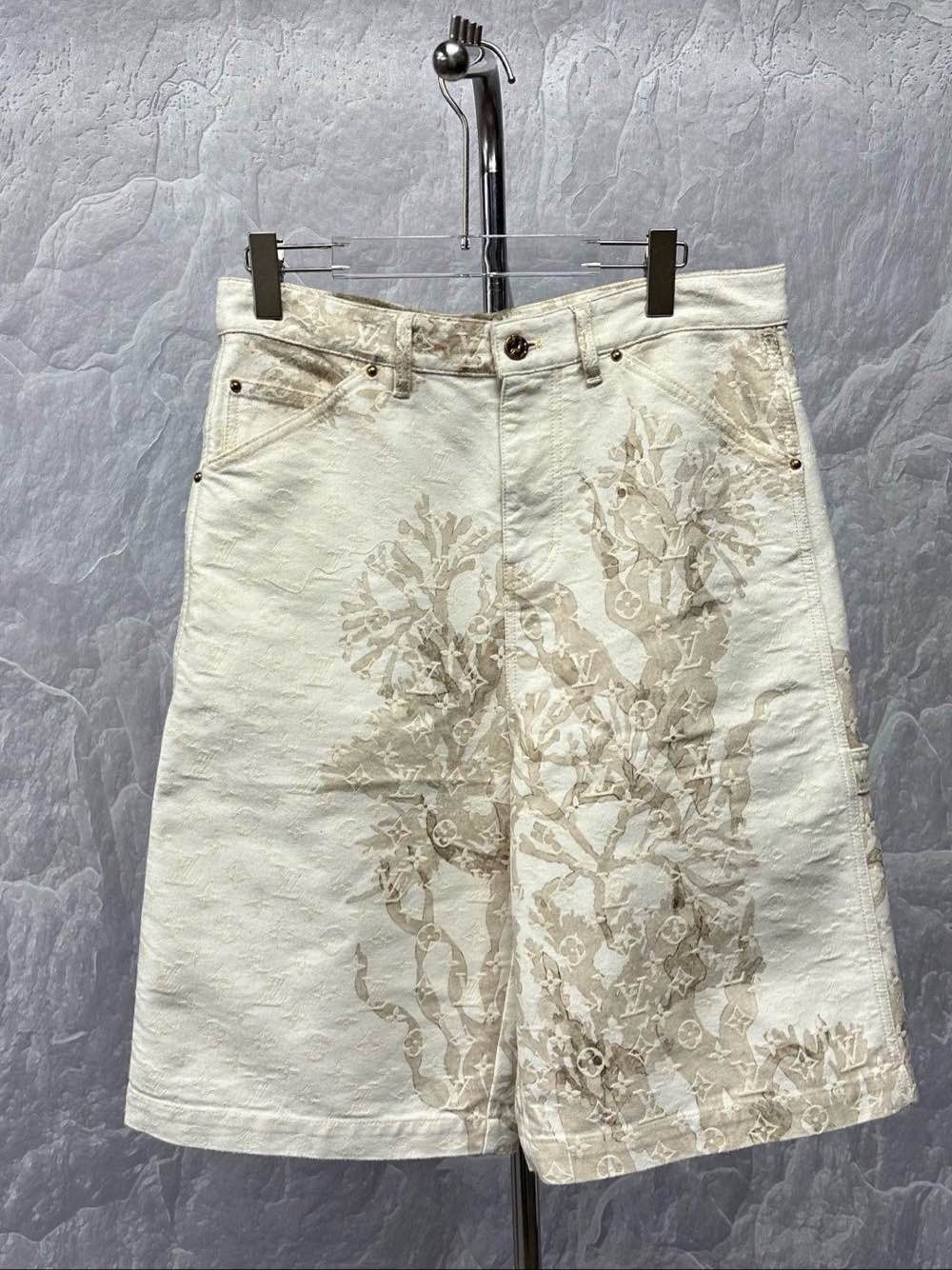Louis Vuitton Louis Vuitton Floral Monogram Jacquard Shorts Size 31 Size US 31 - 1 Thumbnail