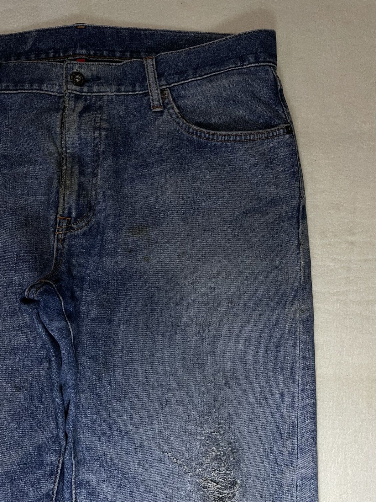Uniqlo Vintage Japanese Brand Distress Faded Denim Jeans Size US 36 / EU 52 - 4 Thumbnail