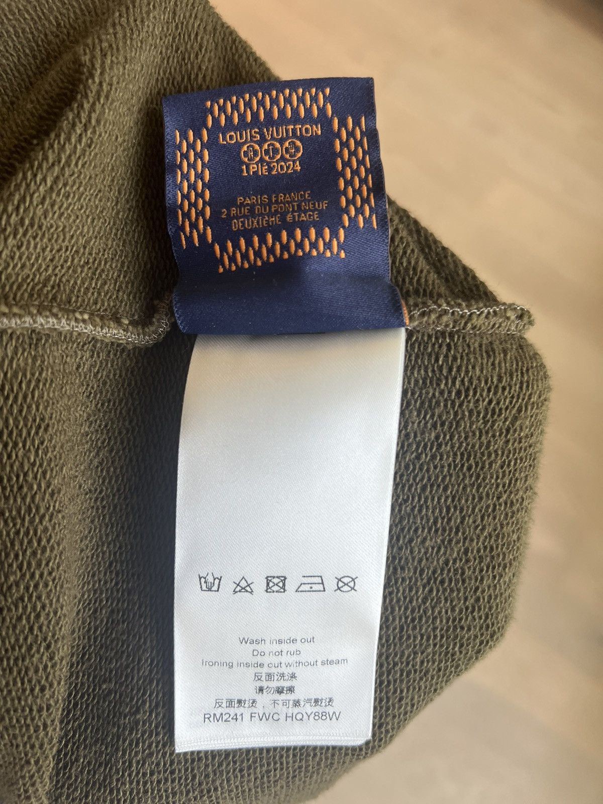 Louis Vuitton Louis Vuitton 'Lovers' Olive Green Crewneck Size US XXL / EU 58 / 5 - 7 Thumbnail