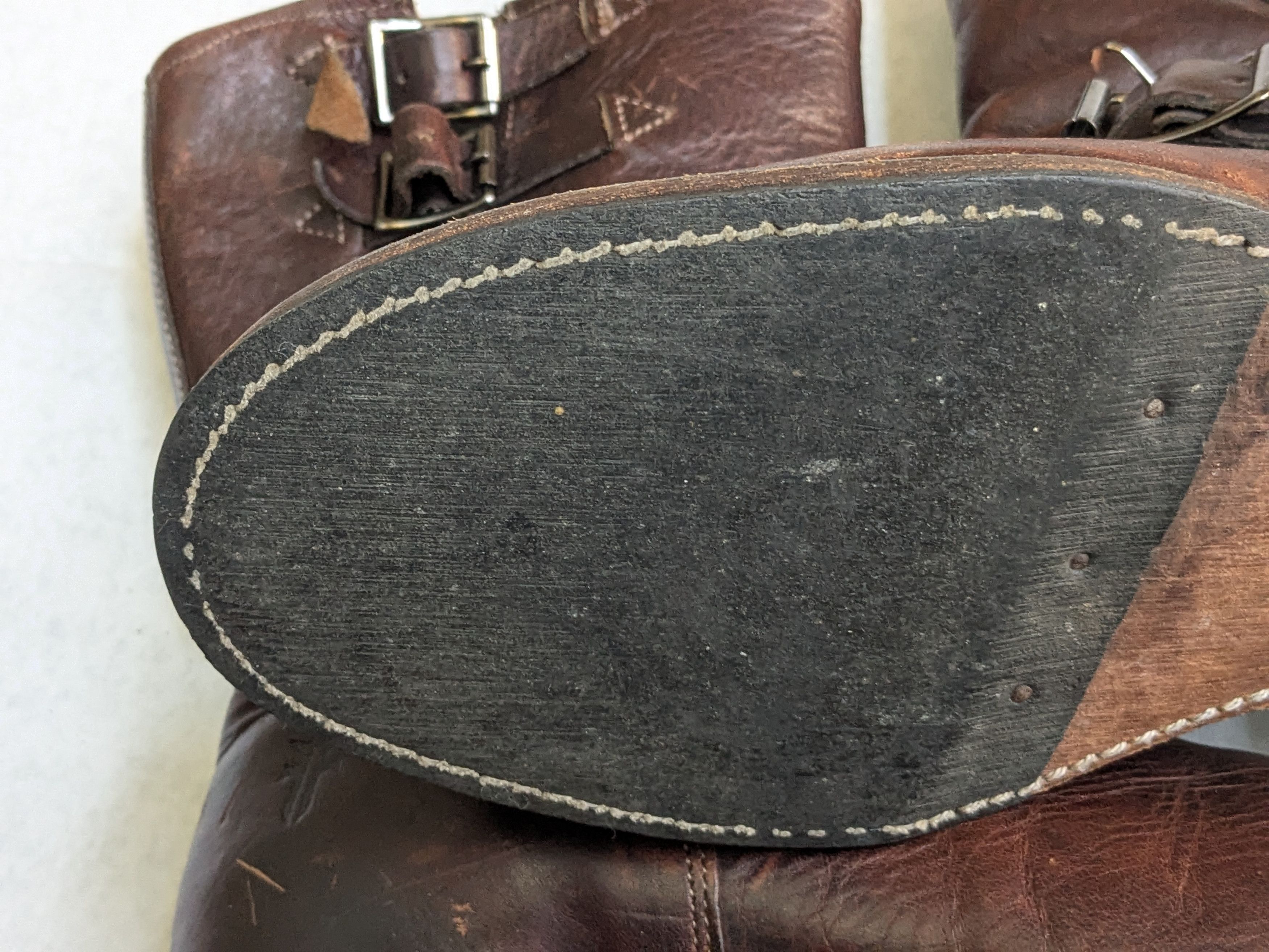 Frye Frye Engineer Boots Brown Leather 9 M Buckle Size US 9 / EU 42 - 18 Thumbnail