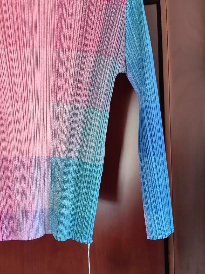 Issey Miyake Issey Miyake size:3 Light blue rainbow photon Mosaic top Size S / US 4 / IT 40 - 3 Thumbnail