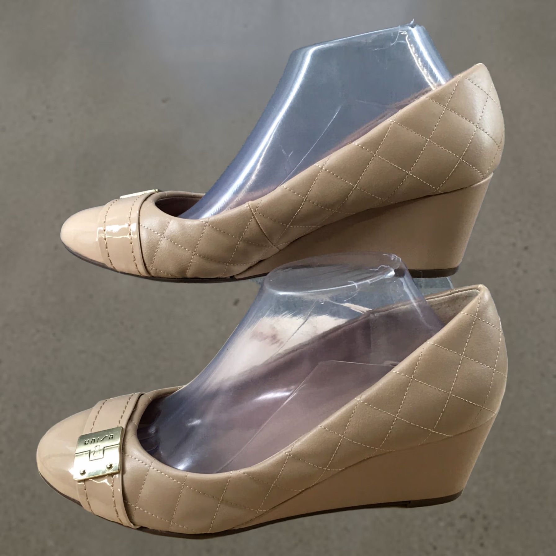 Vintage Unisa Shoes Womens 9.5 M Pump Wedge Heels Slip On Beige Faux Leather Cap Toe Womens Shoes Size ONE SIZE - 1 Thumbnail