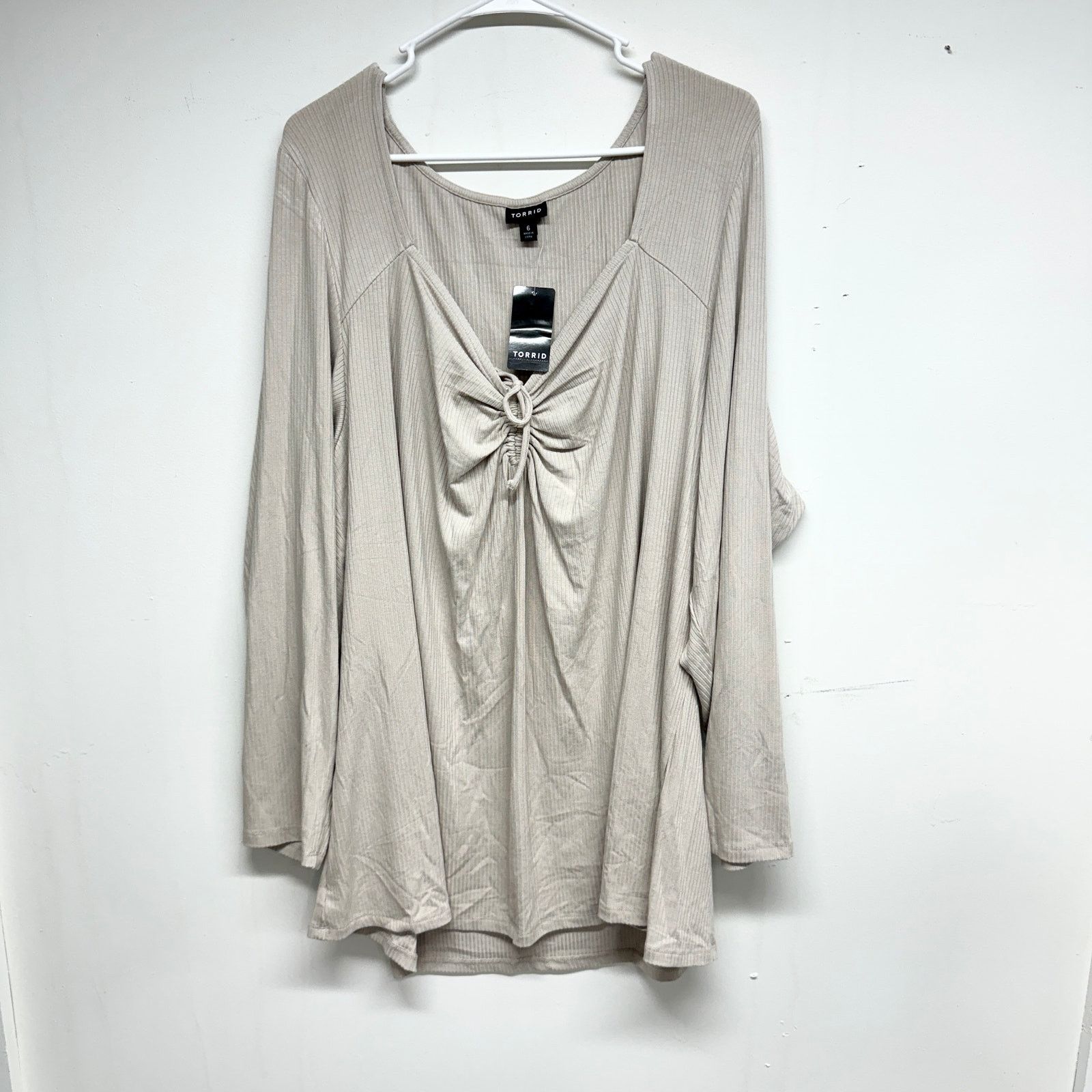 Other Torrid Everyday Rib Sweetheart Tie Front Keyhole Top Size 5X Size ONE SIZE - 1 Thumbnail