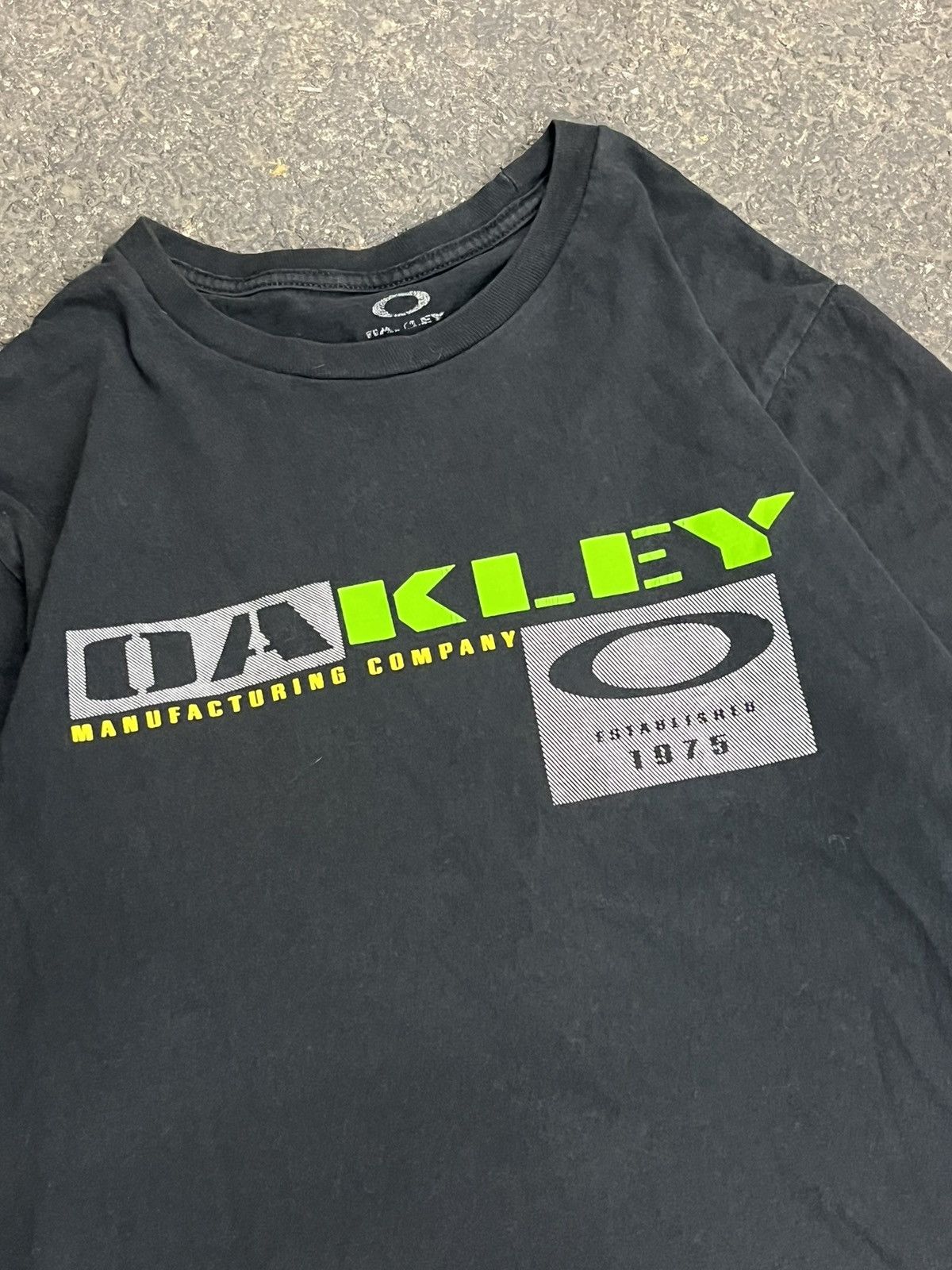 Oakley × Vintage Oakley vintage shirt streetwear hype surf wear skater rare Size US M / EU 48-50 / 2 - 3 Thumbnail